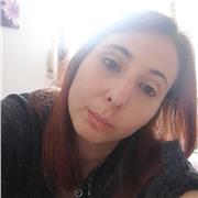 Diplomata impartisce lezioni di italiano a stranieri,e di spagnolo e inglese a studenti di elementari e medie. Affidabile , seria